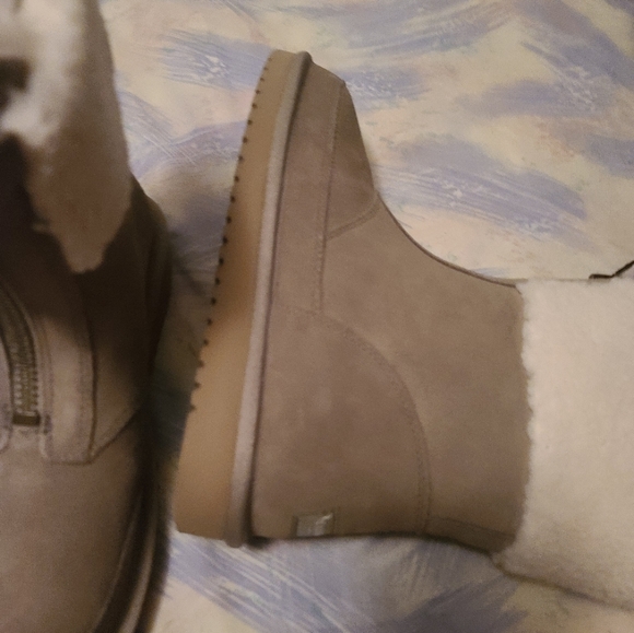 Boot - Picture 7 of 8